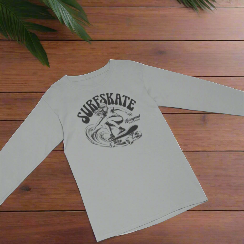 A Hulagrind Original - Surfskate Retro Long Sleeve Tee